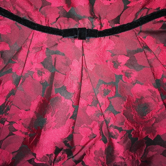 Floral Pleated Dress - Picture 4 of 4